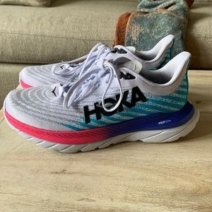 HOKA women’s Mach 5 in white/scuba blue size 10
